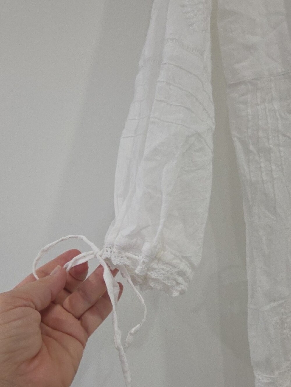 Women's White Embroidered Long-Sleeve Peasant Dress - Picture 3 of 9